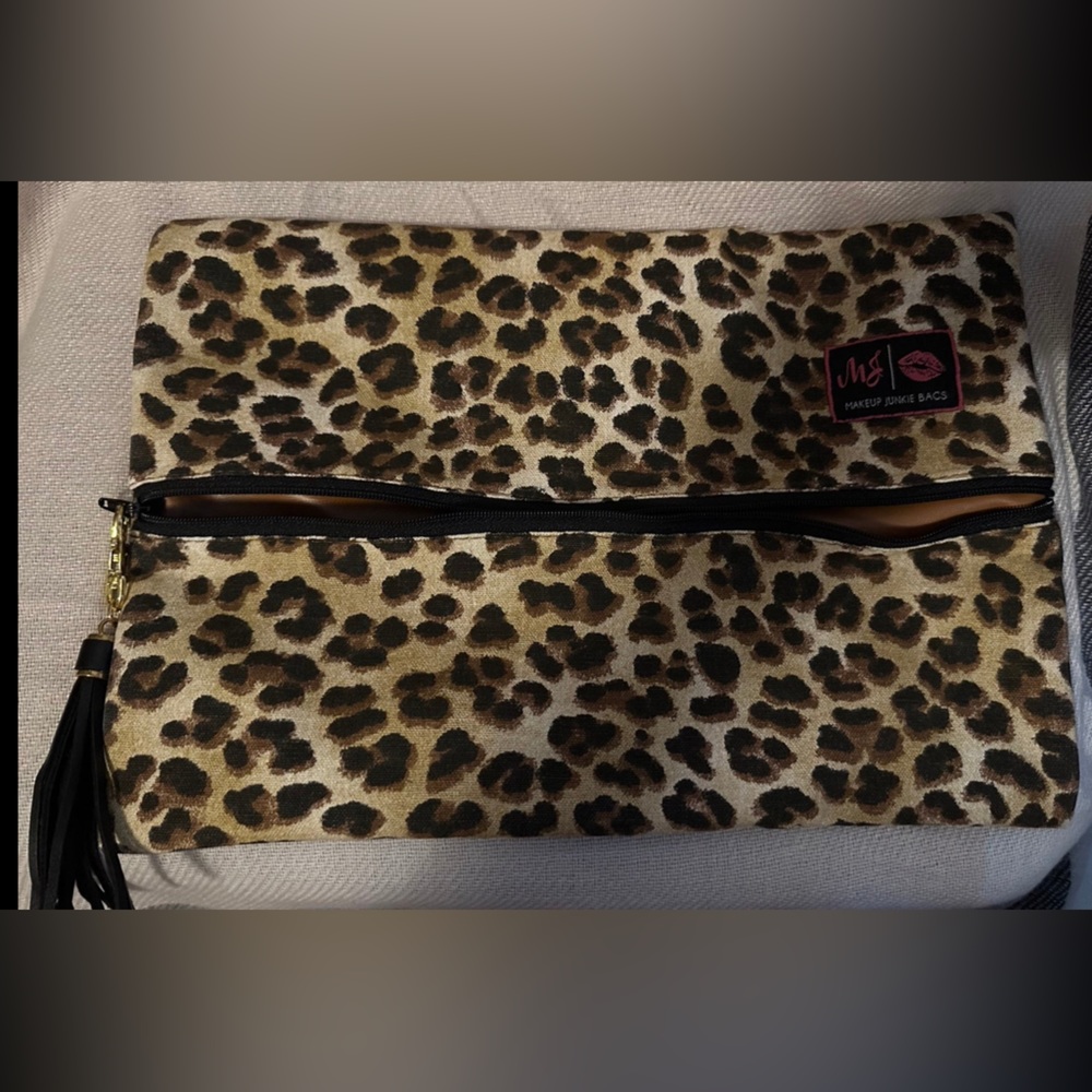 Makeup Junkie - Large (Savannah print)